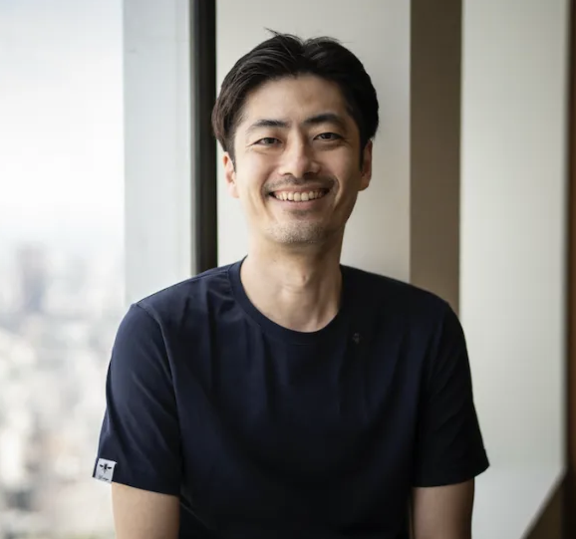 小国士朗のポートレート写真